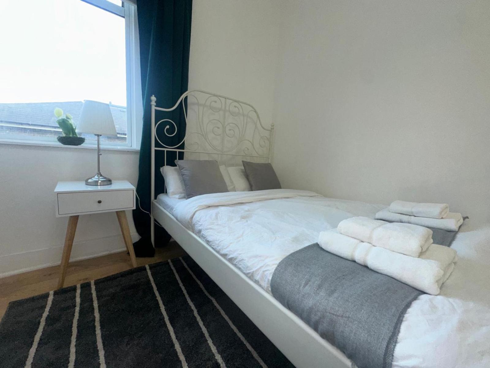 First Floor One Bed Apartment In Central West London Exterior photo